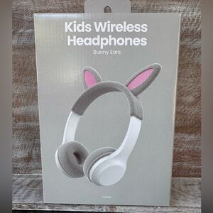 Wireless Headphones with Bunny Ears Kids/Youth (NIB)